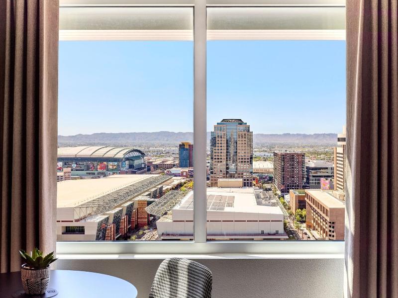 Sheraton Phoenix Downtown image