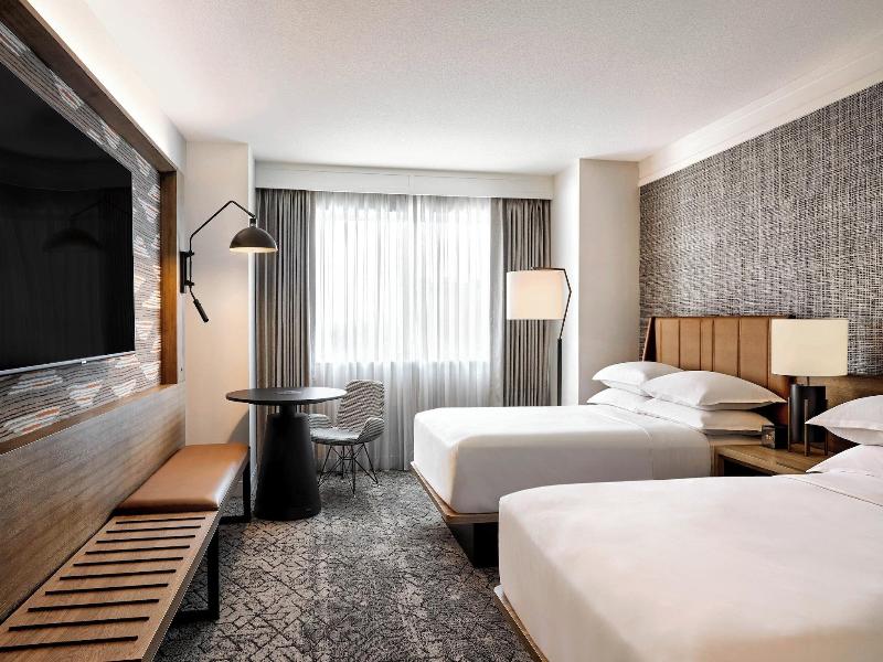 Sheraton Phoenix Downtown image