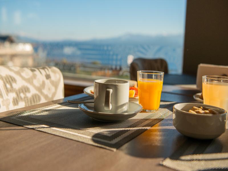 Tres Reyes Hotel image