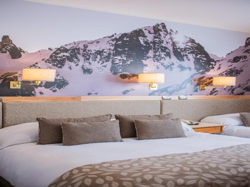 Tres Reyes Hotel image
