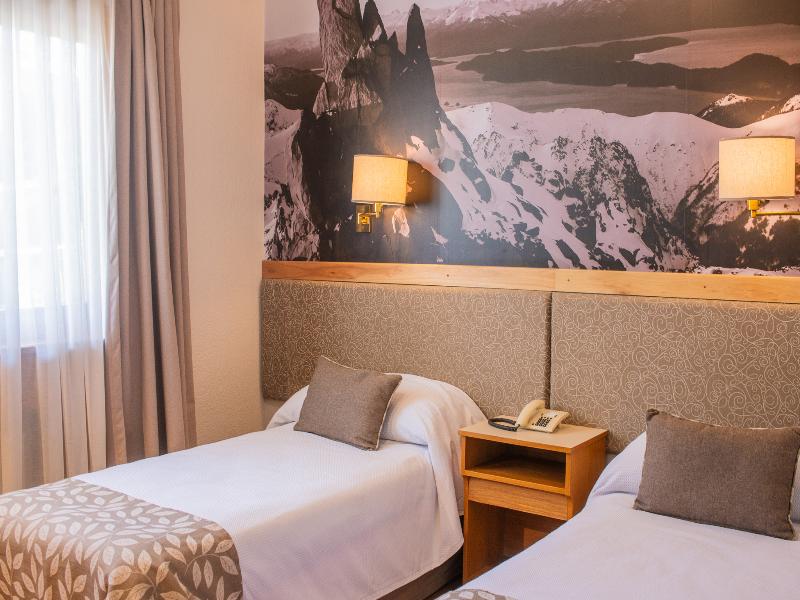 Tres Reyes Hotel image