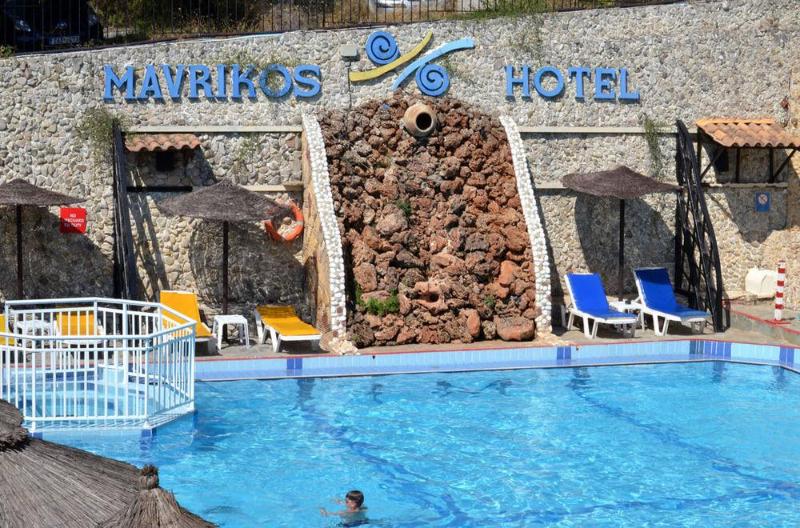 Hotel & Apartments Mavrikos