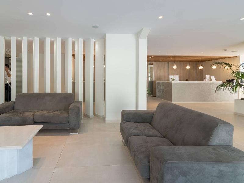 Altura Hotel image