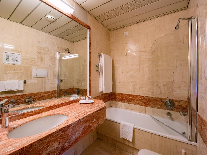 Etrusco Arezzo Hotel, Sure Hotel Collection by Bes image