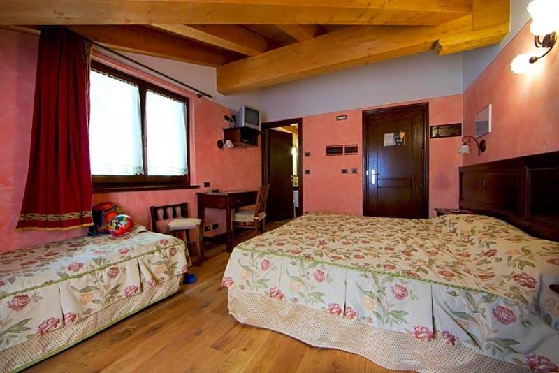 Hotel L'Aiglon image