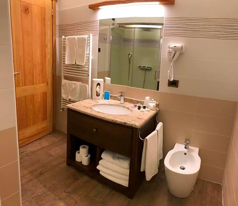Hotel L'Aiglon image