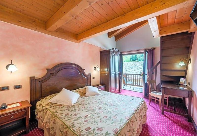 Hotel L'Aiglon image