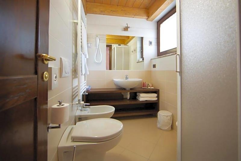 Hotel L'Aiglon image