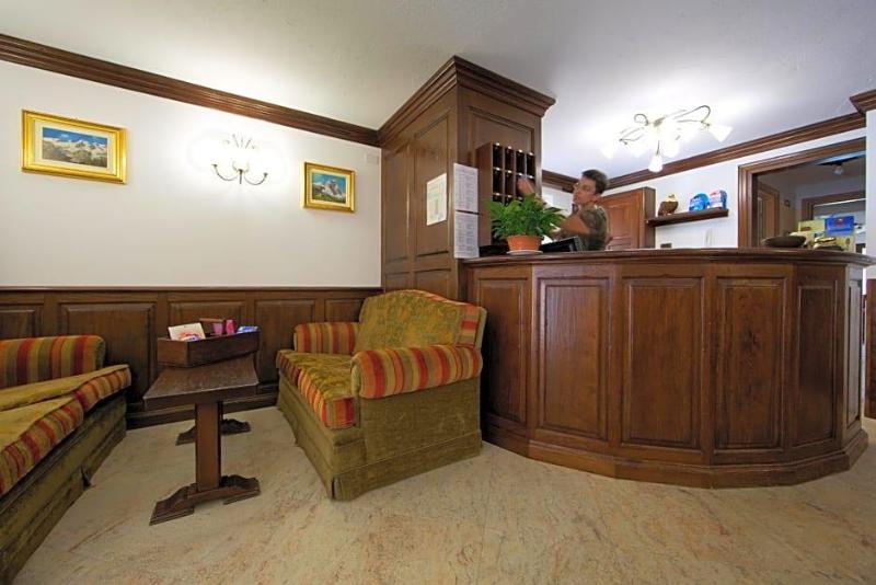 Hotel L'Aiglon image