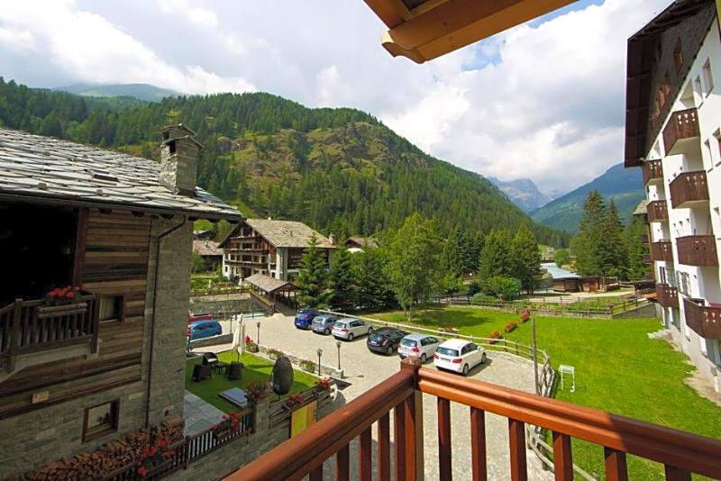 Hotel L'Aiglon image