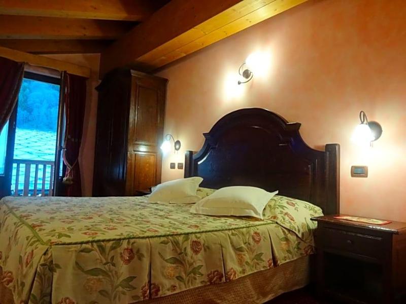 Hotel L'Aiglon image