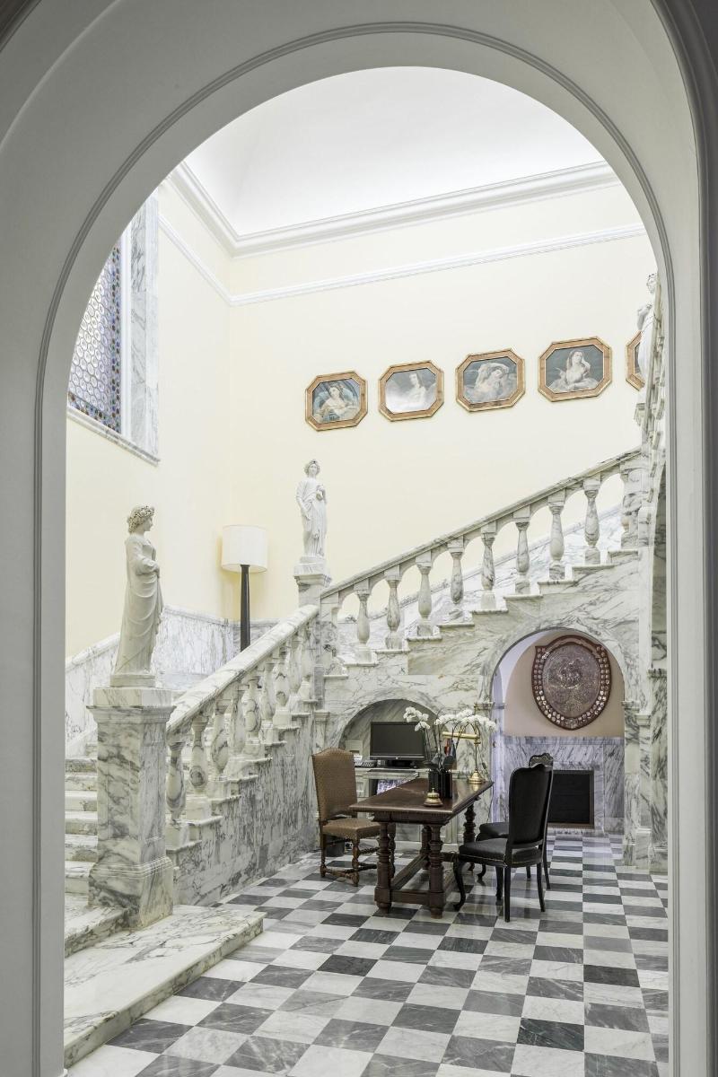 Villa Della Pergola image