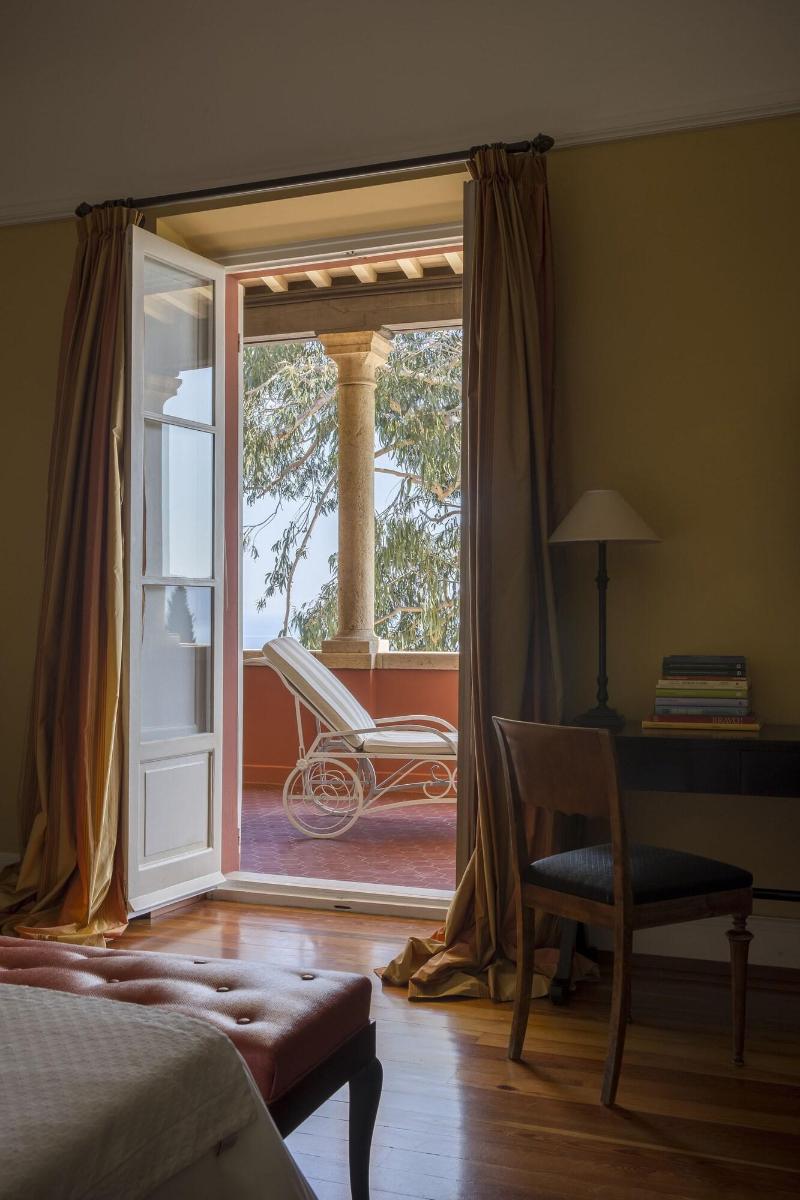 Villa Della Pergola image