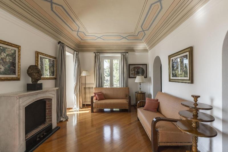 Villa Della Pergola image