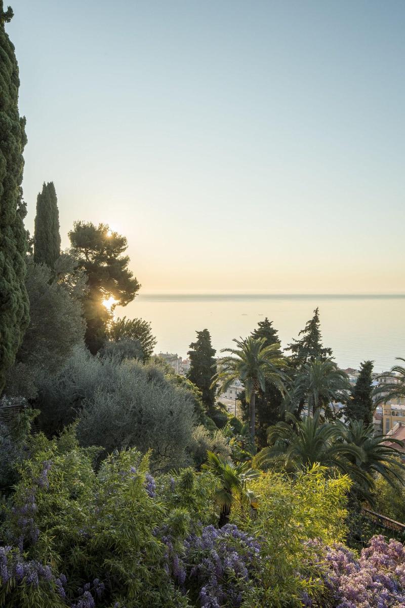 Villa Della Pergola image
