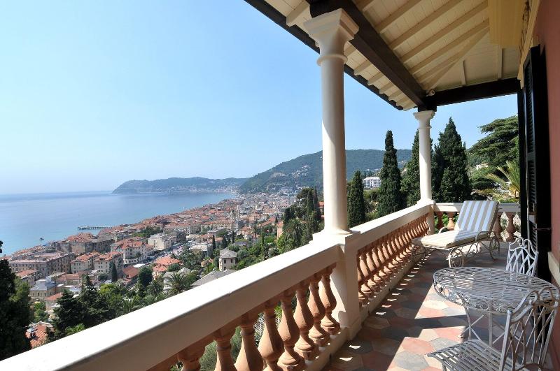Villa Della Pergola image