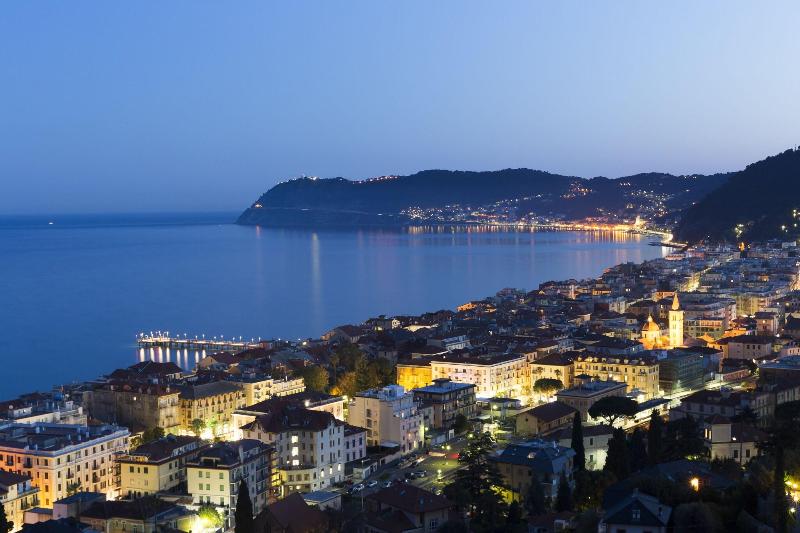 Villa Della Pergola image