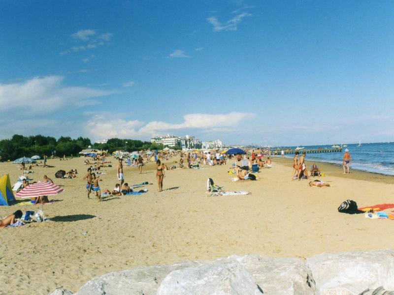 Da Vito Garni image