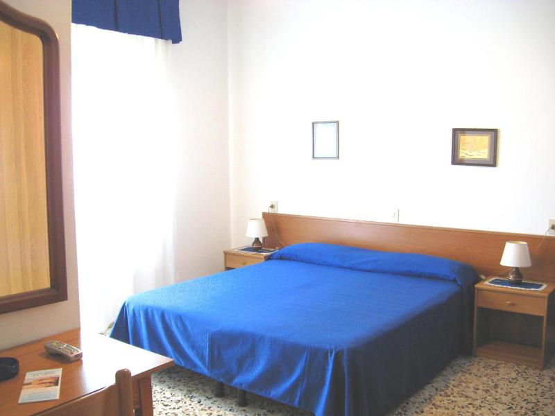 Da Vito Garni image
