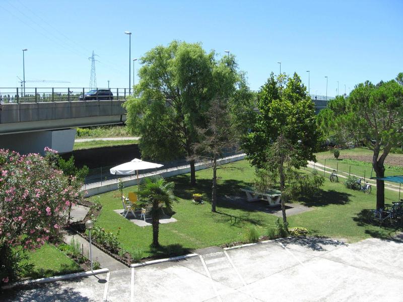Da Vito Garni image