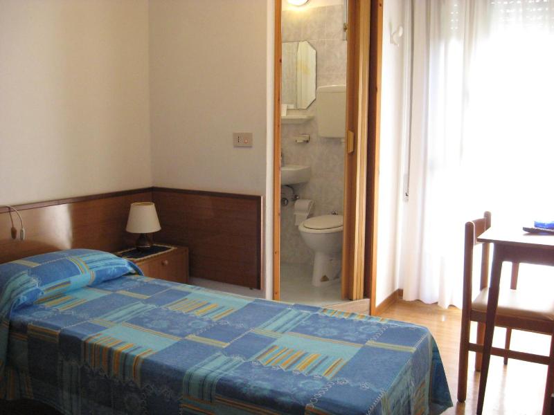 Da Vito Garni image