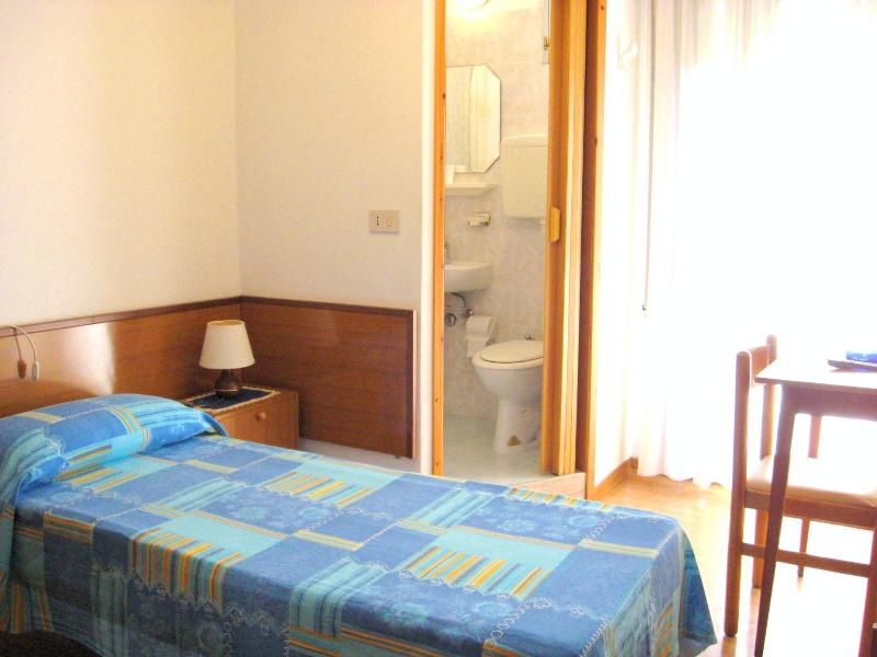 Da Vito Garni image