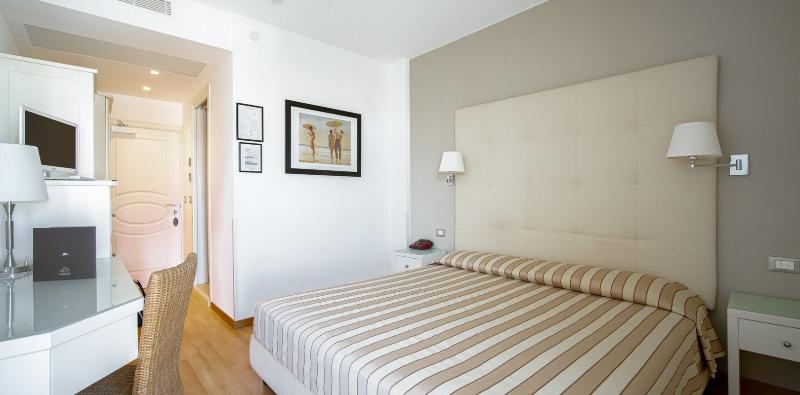 Hotel Le Soleil image