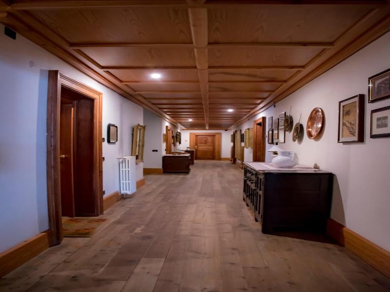 Villa Della Regina image
