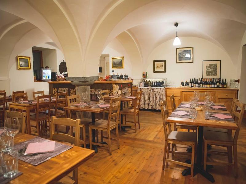 Villa Della Regina image