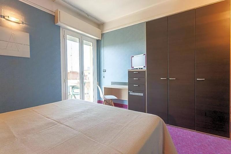 Hotel Residence & Suites image