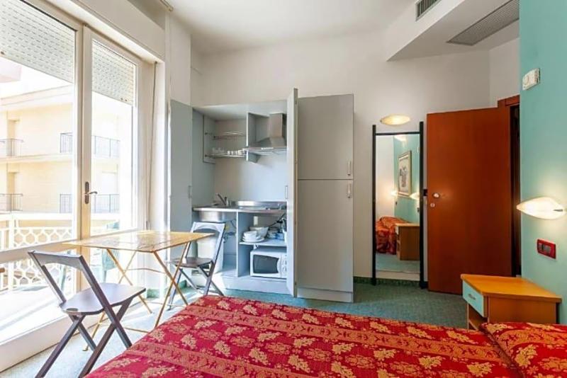 Hotel Residence & Suites image