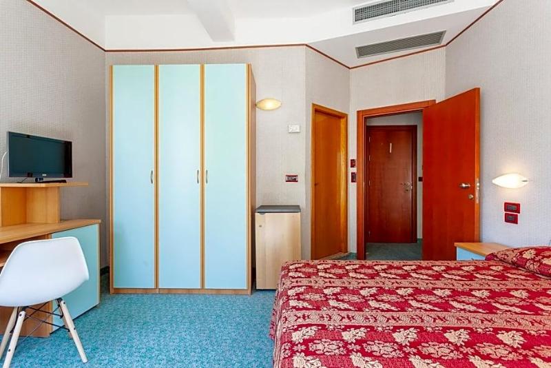 Hotel Residence & Suites image