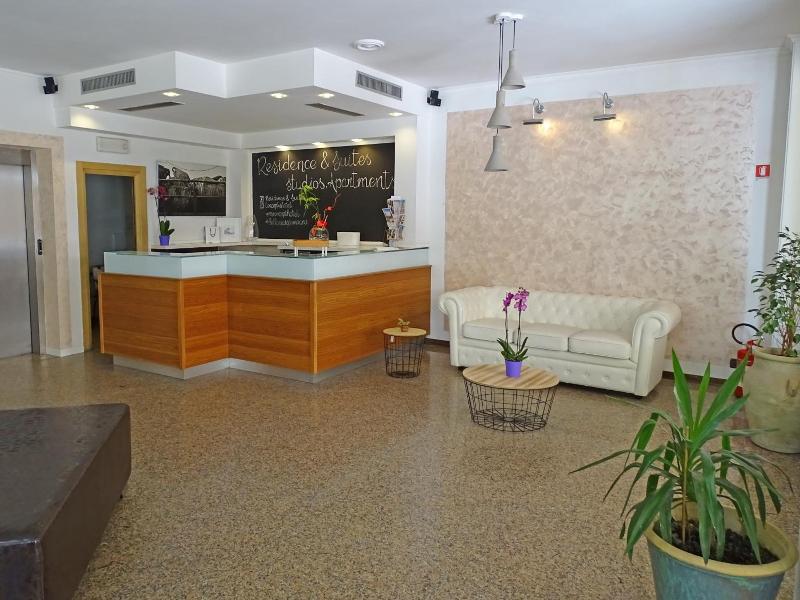 Hotel Residence & Suites image