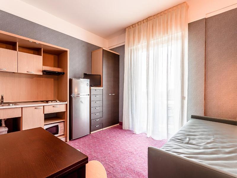 Hotel Residence & Suites image