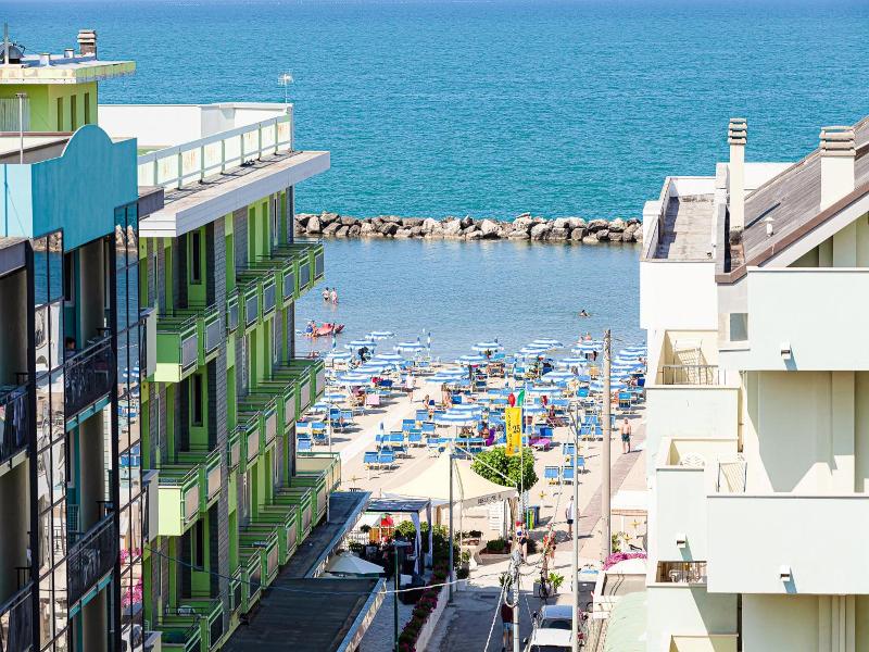Hotel Residence & Suites image
