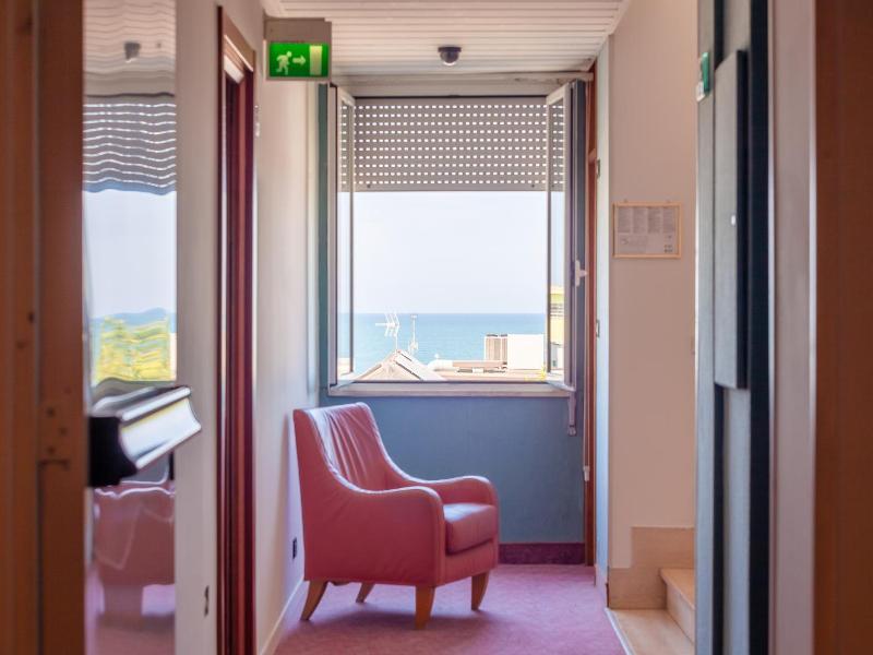 Hotel Residence & Suites image