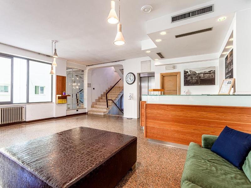 Hotel Residence & Suites image