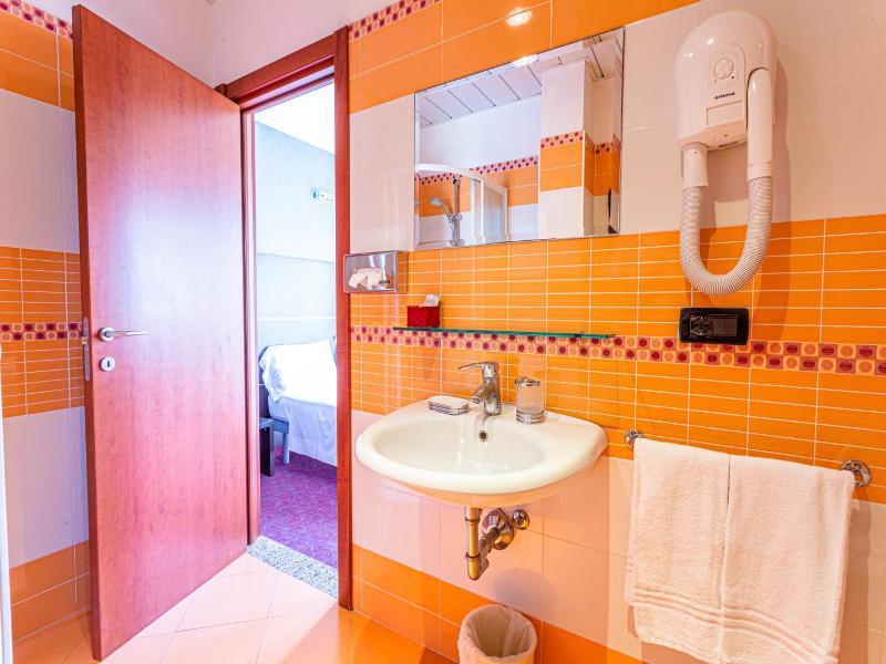 Hotel Residence & Suites image