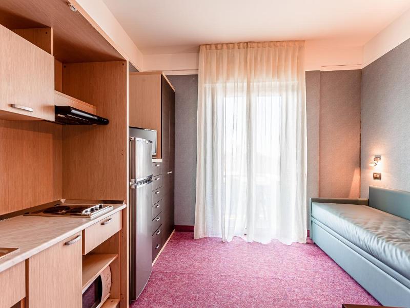Hotel Residence & Suites image