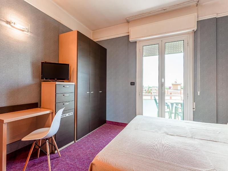 Hotel Residence & Suites image