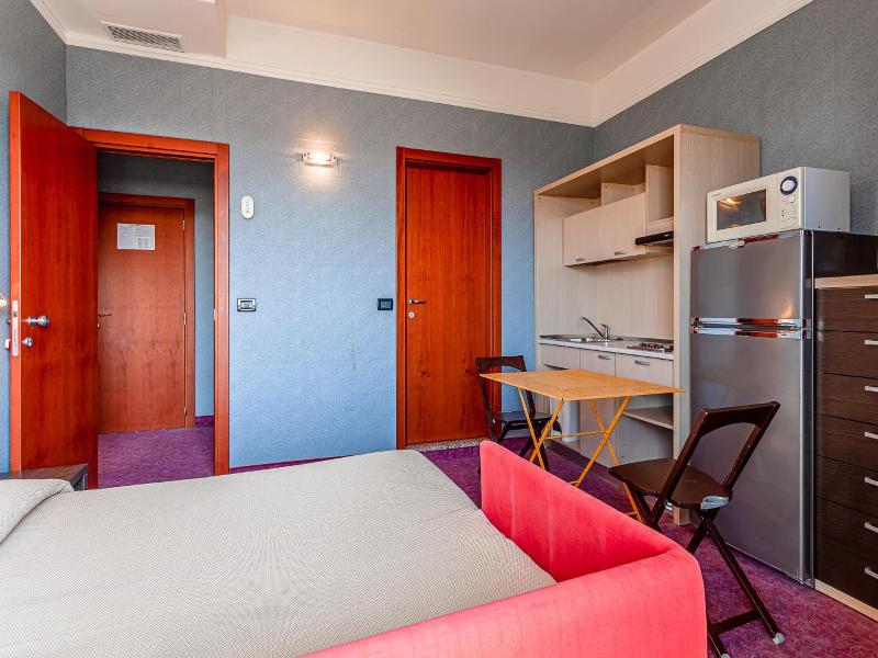 Hotel Residence & Suites image
