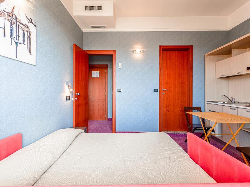 Hotel Residence & Suites image