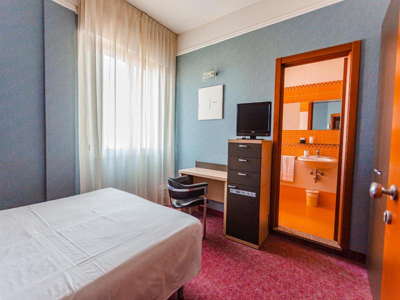 Hotel Residence & Suites image