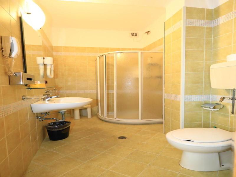 Hotel Residence & Suites image