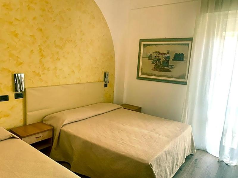 Hotel Residence & Suites image