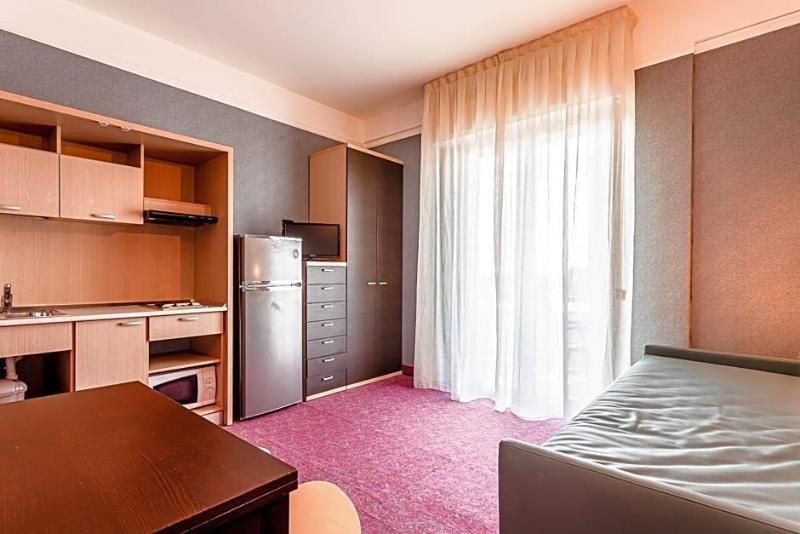 Hotel Residence & Suites image