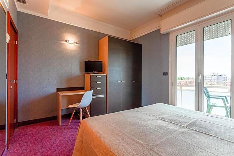 Hotel Residence & Suites image