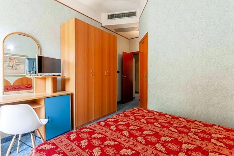 Hotel Residence & Suites image