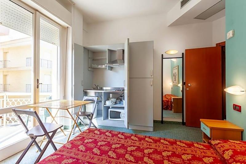 Hotel Residence & Suites image