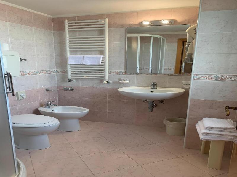 Hotel Residence & Suites image